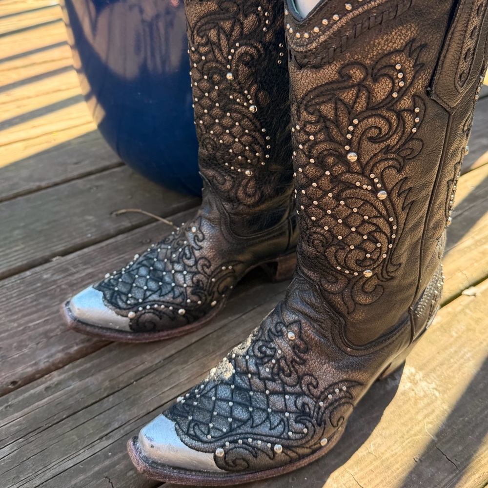 Corral Studded, Elaborately, Embroidered, Boots. - Picture 6 of 13